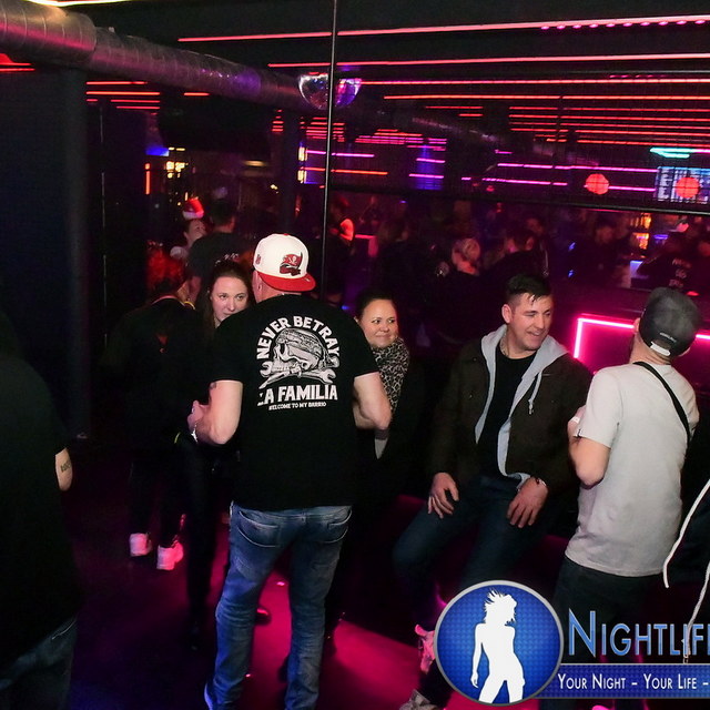 Galerie PRESSURE DOOM – 360 Grad CAGE RAVE | nightlife-scene.de