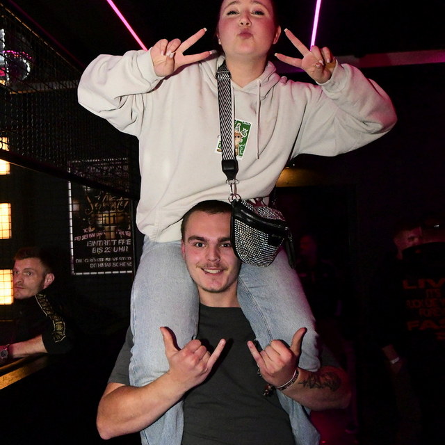 Galerie PRESSURE DOOM – 360 Grad CAGE RAVE | nightlife-scene.de